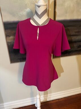 Express Women’s Fuchsia Flutter Sleeve Keyhole Top Size Medium
